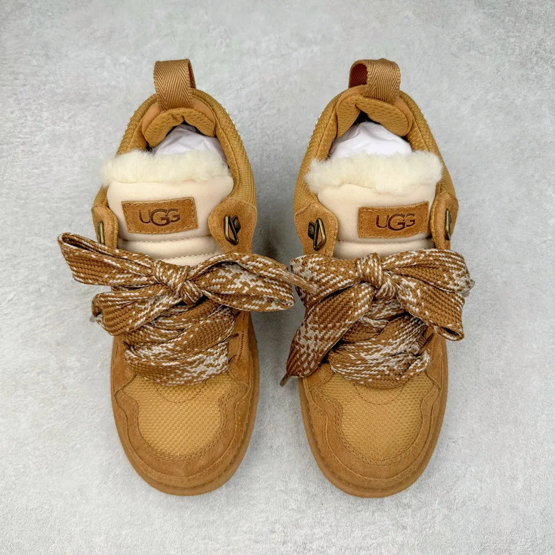 Pick up locally 💰640 UGG 4032 Meyer autumn and winter sheepskin and fur integrated snow boots. All shoes are made from the same factory as ZP. Longfeng A-grade Australian imported sheepskin and fur integrated men's and women's boots. Brand OEM production line. Fully follows the ZP process. OEM original pattern maker. Adhering to the principle of no original shoes and no development selection. Pay attention to every detail. The most authentic version on the market TREADLITE "Light Wing" technology outsole Lightweight/durable/flexible/pile size: 35 36 37 38 39 40 41 42 43 44 45 Coding: by3936030